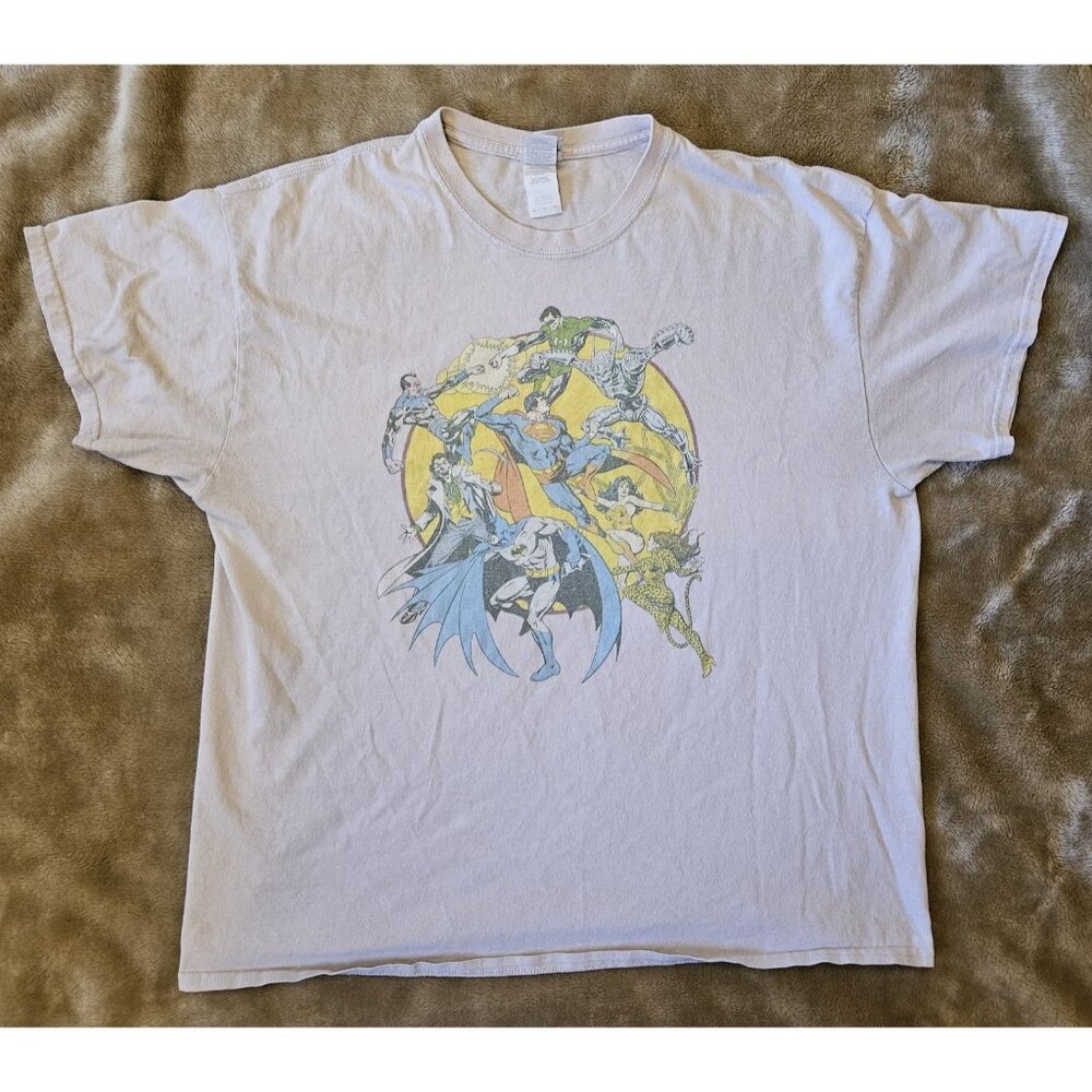 Justice League Of America "Spin Circle Fight" T-Shirt Light Pink XL